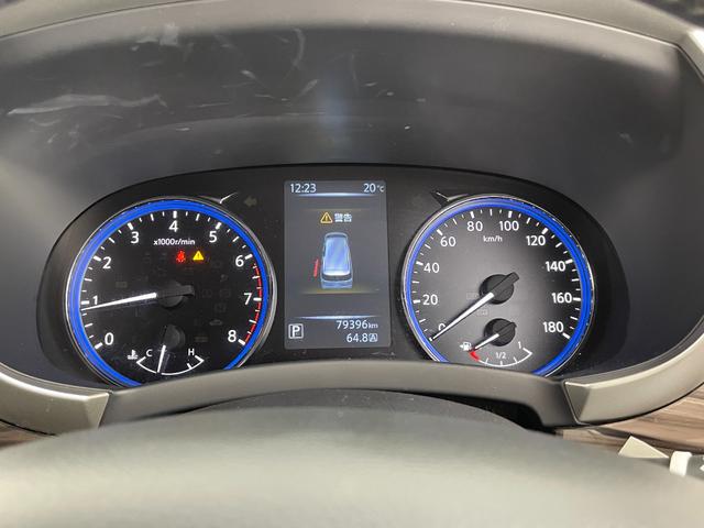 エルグランド ２５０ハイウェイスターＳ　純正ＨＤＤナビ　純正フリップダウンモニター　両後パワースライドドア　ハーフレザーシート　インテリジェントキー　クルーズコントロール　バックドアイージークローザー　コーナーセンサー　ビルトインＥＴＣ（4枚目）