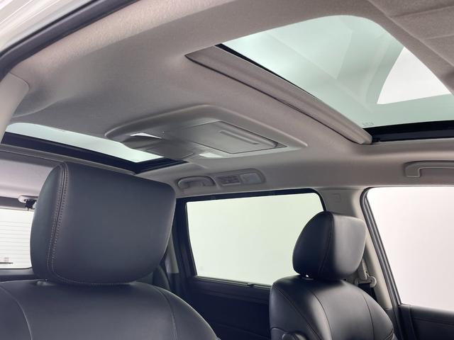 エルグランド ２５０ハイウェイスターＳ　純正ＨＤＤナビ　純正フリップダウンモニター　両後パワースライドドア　ハーフレザーシート　インテリジェントキー　クルーズコントロール　バックドアイージークローザー　コーナーセンサー　ビルトインＥＴＣ（11枚目）