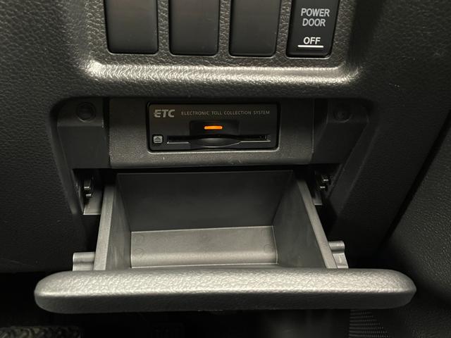 エルグランド ２５０ハイウェイスターＳ　純正ＨＤＤナビ　純正フリップダウンモニター　両後パワースライドドア　ハーフレザーシート　インテリジェントキー　クルーズコントロール　バックドアイージークローザー　コーナーセンサー　ビルトインＥＴＣ（16枚目）