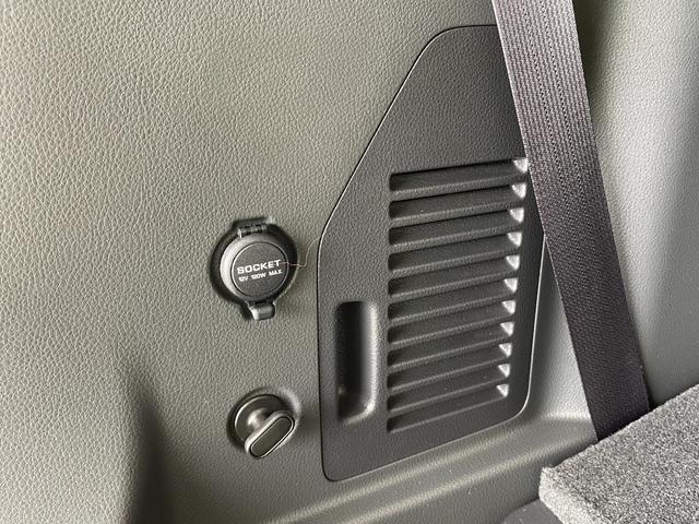 エルグランド ２５０ハイウェイスターＳ　純正ＨＤＤナビ　純正フリップダウンモニター　両後パワースライドドア　ハーフレザーシート　インテリジェントキー　クルーズコントロール　バックドアイージークローザー　コーナーセンサー　ビルトインＥＴＣ（18枚目）