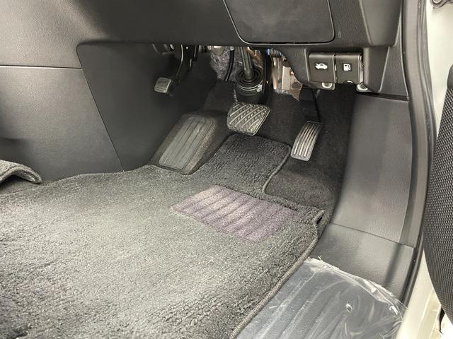 エルグランド ２５０ハイウェイスターＳ　純正ＨＤＤナビ　純正フリップダウンモニター　両後パワースライドドア　ハーフレザーシート　インテリジェントキー　クルーズコントロール　バックドアイージークローザー　コーナーセンサー　ビルトインＥＴＣ（20枚目）