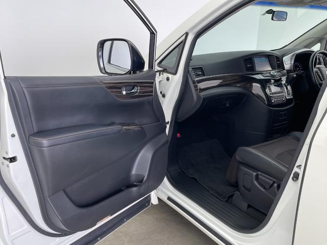 エルグランド ２５０ハイウェイスターＳ　純正ＨＤＤナビ　純正フリップダウンモニター　両後パワースライドドア　ハーフレザーシート　インテリジェントキー　クルーズコントロール　バックドアイージークローザー　コーナーセンサー　ビルトインＥＴＣ（23枚目）