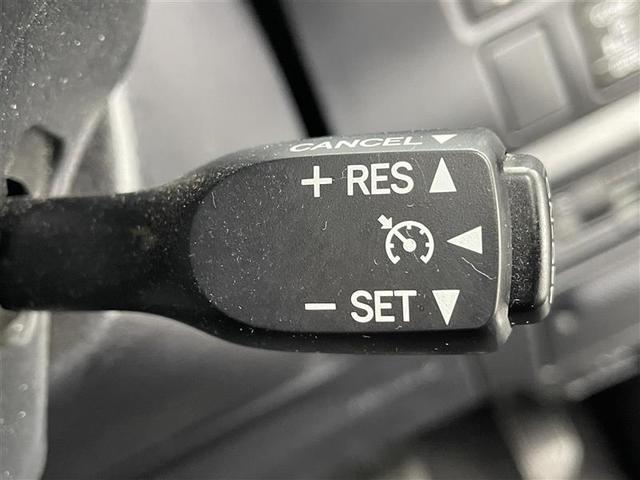 ノア Ｓｉ　ダブルバイビーＩＩ　モデリスタエアロ／純正９インチナビ／後席モニター／ＥＴＣ／両側電動ドア／ハーフレザーシート／オートライト／オートハイビーム／クリアランスソナー／クルーズコントロール（11枚目）