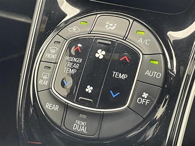 ノア Ｓｉ　ダブルバイビーＩＩ　モデリスタエアロ／純正９インチナビ／後席モニター／ＥＴＣ／両側電動ドア／ハーフレザーシート／オートライト／オートハイビーム／クリアランスソナー／クルーズコントロール（15枚目）