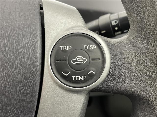 プリウス Ｓ　パナソニック製ナビゲーション　バックカメラ　フルセグＴＶ　Ｂｌｕｅｔｏｏｔｈ　ハロゲンヘッドライト　オートライト　フォグライト　ビルトインＥＴＣ　新車保証書　取扱説明書　スペアキー（9枚目）