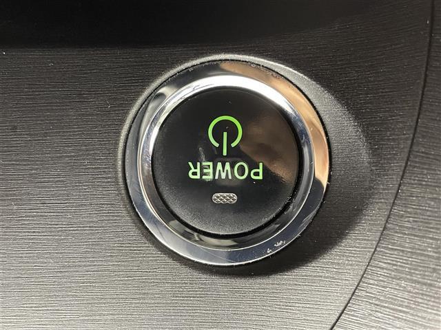 プリウス Ｓ　パナソニック製ナビゲーション　バックカメラ　フルセグＴＶ　Ｂｌｕｅｔｏｏｔｈ　ハロゲンヘッドライト　オートライト　フォグライト　ビルトインＥＴＣ　新車保証書　取扱説明書　スペアキー（12枚目）