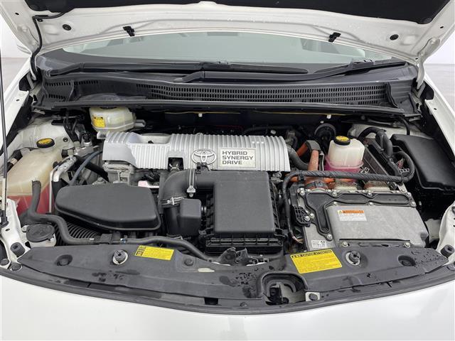 プリウス Ｓ　パナソニック製ナビゲーション　バックカメラ　フルセグＴＶ　Ｂｌｕｅｔｏｏｔｈ　ハロゲンヘッドライト　オートライト　フォグライト　ビルトインＥＴＣ　新車保証書　取扱説明書　スペアキー（41枚目）