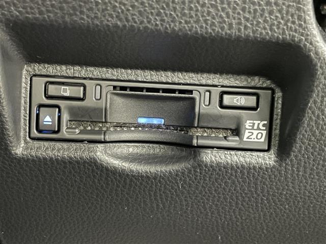 ���ŐV�i�r�i�t���Z�O�E�����Z�O�E�c�u�c�Đ��j�����ē��B�J���b�c�F���A�E�A���p�C���E�C�N���v�X�̃i�r���戵���Ă���o�b�N�J�����i�o�b�N���j�^�[�j��ȃ��j�^�[�i�t���b�v�_�E�����j�^�[�j�̎�t���\�ł��B