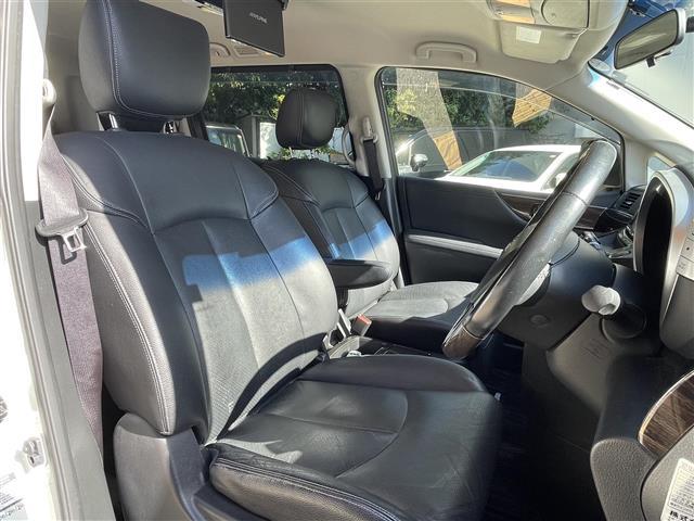 エルグランド 250ハイウェイスターアーバンクロムブラックレザー(17枚目)