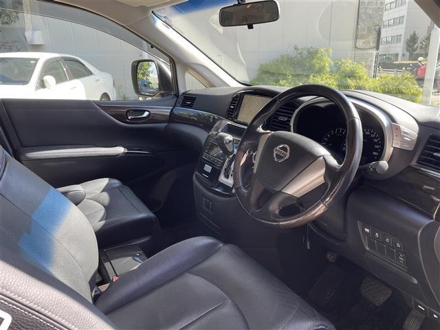 エルグランド 250ハイウェイスターアーバンクロムブラックレザー(18枚目)