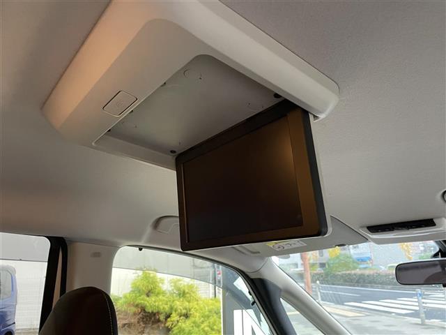 セレナ ハイウェイスター　プッシュスタート／純正ナビ／バックカメラ／Ｂｌｕｅｔｏｏｔｈ／クルーズコントロール／片側ハンズフリーパワスラ／フリップダウン／駐車支援システム／前後コーナーセンサー／ＴＶキャンセラー／電格ミラー（12枚目）