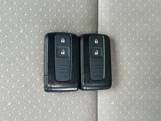 プリウス S 10thアニバーサリーエディション ETC装着車 ハイブリッド車(25枚目)