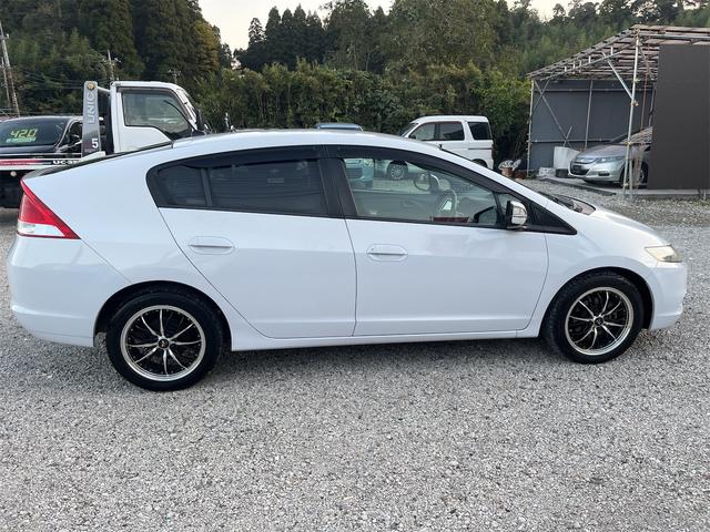 インサイト LS ケンウッド製SDナビ(ツイーター付) フルセグTV Bluetooth CD、DVD コムテック製前後ドラレコ パドルシフト Bカメラ ETC 室内球LED ディーラー整備車両 社外16インチAW(4枚目)