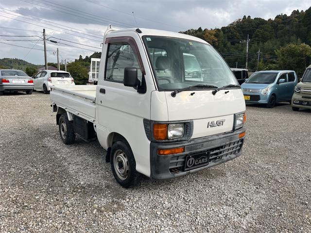 ハイゼットトラック スペシャル 走行距離3万キロ台 5速ミッション 4WD エアコン付き バッテリー新品交換済み ラジオ(6枚目)