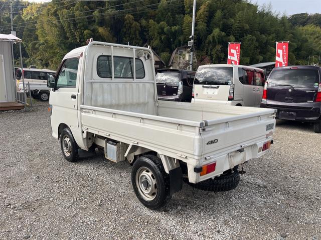 ハイゼットトラック スペシャル 走行距離3万キロ台 5速ミッション 4WD エアコン付き バッテリー新品交換済み ラジオ(9枚目)
