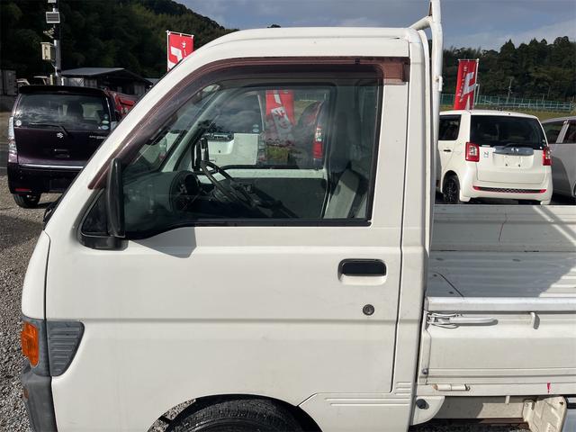 ハイゼットトラック スペシャル 走行距離3万キロ台 5速ミッション 4WD エアコン付き バッテリー新品交換済み ラジオ(14枚目)