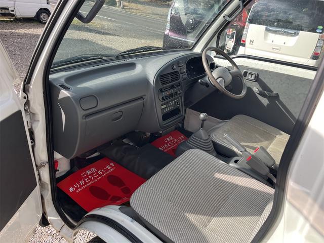 ハイゼットトラック スペシャル 走行距離3万キロ台 5速ミッション 4WD エアコン付き バッテリー新品交換済み ラジオ(17枚目)