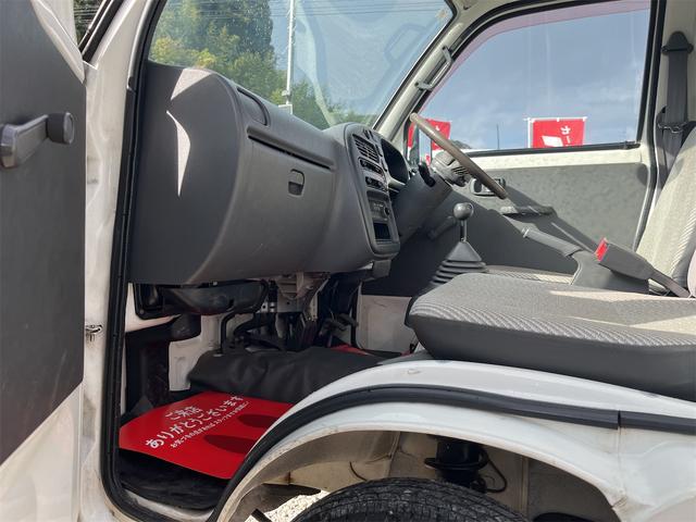 ハイゼットトラック スペシャル 走行距離3万キロ台 5速ミッション 4WD エアコン付き バッテリー新品交換済み ラジオ(19枚目)