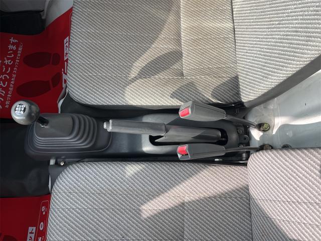 ハイゼットトラック スペシャル 走行距離3万キロ台 5速ミッション 4WD エアコン付き バッテリー新品交換済み ラジオ(20枚目)