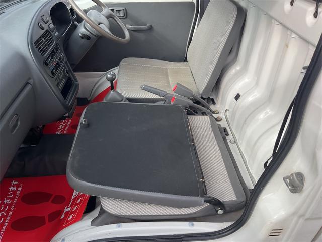 ハイゼットトラック スペシャル 走行距離3万キロ台 5速ミッション 4WD エアコン付き バッテリー新品交換済み ラジオ(28枚目)