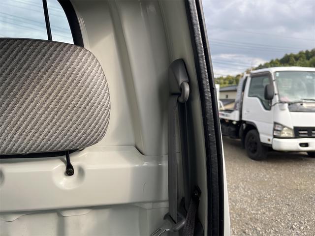 ハイゼットトラック スペシャル 走行距離3万キロ台 5速ミッション 4WD エアコン付き バッテリー新品交換済み ラジオ(32枚目)