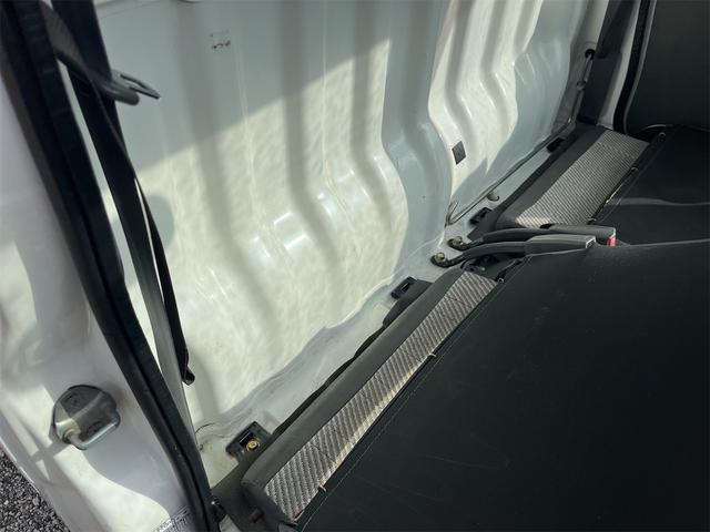 ハイゼットトラック スペシャル 走行距離3万キロ台 5速ミッション 4WD エアコン付き バッテリー新品交換済み ラジオ(54枚目)