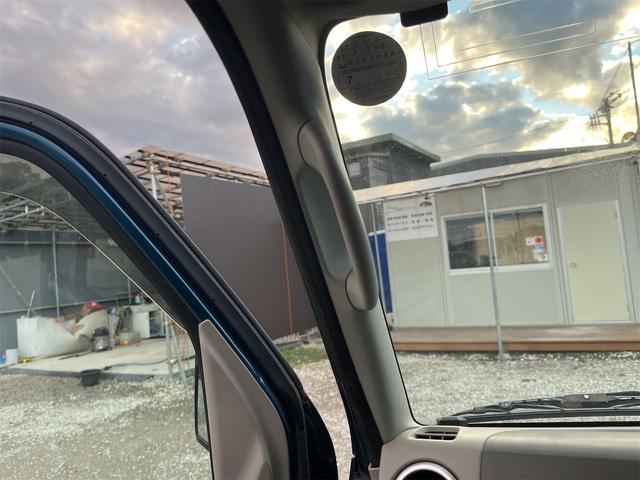 エブリイワゴン ＰＺターボ　ターボ車　フォグランプ　クラリオン製ＨＤＤナビ　ＣＤＤＶＤ　ＥＴＣ　左側電動スライドドア　ドアバイザー　純正１３インチＡＷ　ダブルエアバッグ　マニュアルエアコン　盗難防止　パワーウィンド　フルフラット（29枚目）