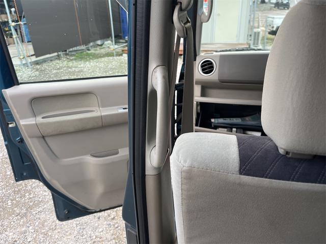 エブリイワゴン ＰＺターボ　ターボ車　フォグランプ　クラリオン製ＨＤＤナビ　ＣＤＤＶＤ　ＥＴＣ　左側電動スライドドア　ドアバイザー　純正１３インチＡＷ　ダブルエアバッグ　マニュアルエアコン　盗難防止　パワーウィンド　フルフラット（35枚目）