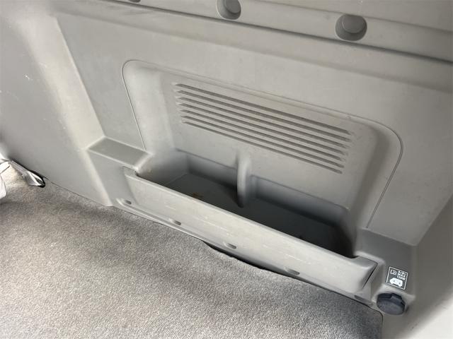 エブリイワゴン ＰＺターボ　ターボ車　フォグランプ　クラリオン製ＨＤＤナビ　ＣＤＤＶＤ　ＥＴＣ　左側電動スライドドア　ドアバイザー　純正１３インチＡＷ　ダブルエアバッグ　マニュアルエアコン　盗難防止　パワーウィンド　フルフラット（48枚目）