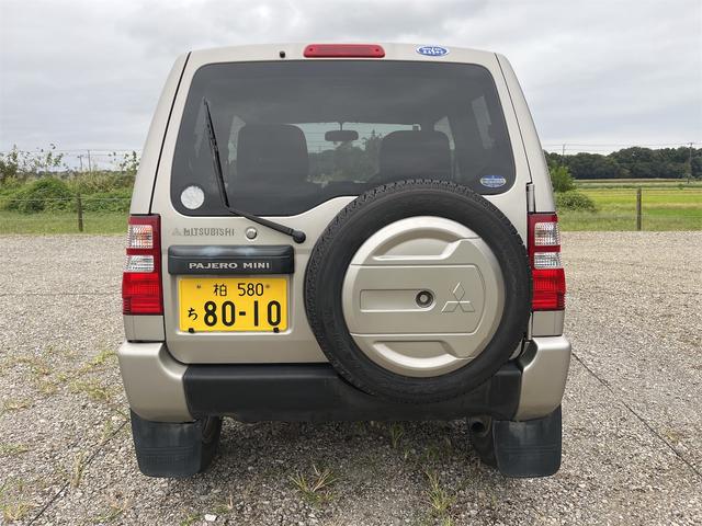 パジェロミニ ＶＲ　ＨＩＤヘッドライト　Ｃａｒｒｏｚｚｅｒｉａスピーカー　４ＷＤ　メンテナンスノート　取説　スペアキー　キーレスエントリー　ＭＴ　ＡＢＳ　カセット　アルミホイール　衝突安全ボディ　パワーステアリング（15枚目）