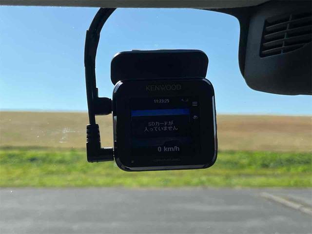 ワゴンRスマイル ハイブリッドS 2トーンルーフパッケージ装着車 前後ドライブレコーダー ETC 全周囲カメラ 両側電動スライドドア 純正ナビ クリアランスソナー レーンアシスト 衝突被害軽減システム スマートキー アイドリングストップ 電動格納ミラー(9枚目)