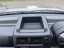 ＶＲ　ＨＩＤヘッドライト　Ｃａｒｒｏｚｚｅｒｉａスピーカー　４ＷＤ　メンテナンスノート　取説　スペアキー　キーレスエントリー　ＭＴ　ＡＢＳ　カセット　アルミホイール　衝突安全ボディ　パワーステアリング（56枚目）