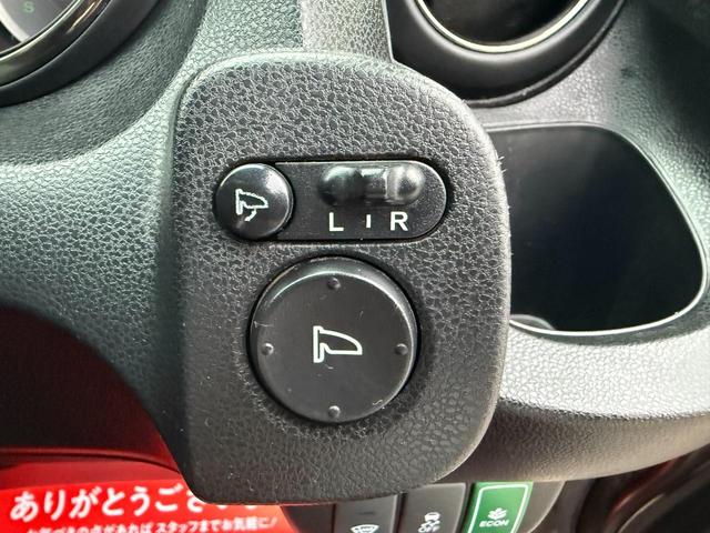 フィットシャトルハイブリッド ハイブリッド・スマートセレクション　ハイブリッド　ＥＴＣ　バックカメラ　オートクルーズコントロール　ＨＩＤ　スマートキー　電動格納ミラー　シートヒーター　ＣＶＴ　盗難防止システム　衝突安全ボディ　アルミホイール　ＡＢＳ　ＥＳＣ　エアコン（22枚目）