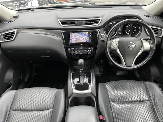 エクストレイル ２０Ｘ　エマージェンシーブレーキパッケージ　４ＷＤ／社外メモリーナビ／バックカメラ／フルセグＴＶ／パワーバックドア／ルーフレール／ＥＴＣ／シートヒーター（運転席／助手席）／プッシュスタート／合皮シート／保証書／取扱説明書（2枚目）