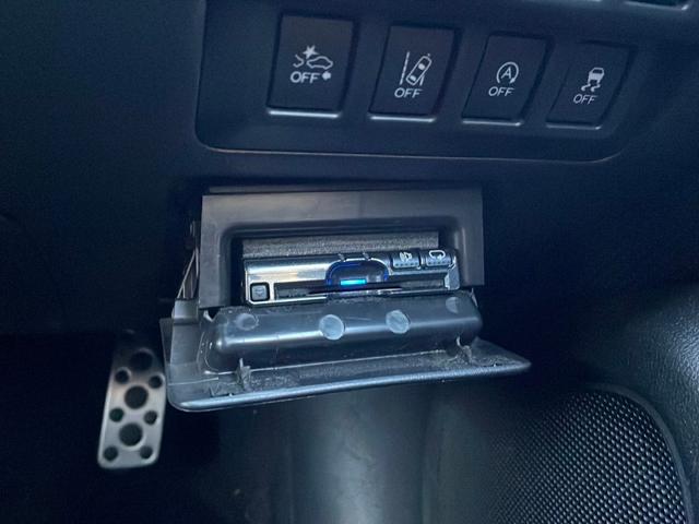 レガシィアウトバック リミテッド　Ｐａｎａｓｏｎｉｃ製ナビ　ＣＮ‐ＬＲ８００Ｄ（フルセグ、ＣＤ、ＤＶＤ、ＡＭ、ＦＭ、ＢＴオーディオ、ＨＤＭＩ）／バックカメラ／プッシュスタート／ステアリングリモコン／パドルシフト／追従クルコン（19枚目）