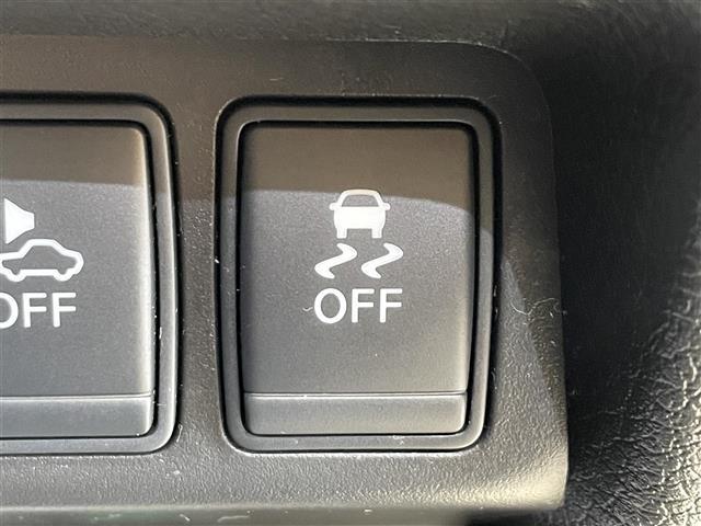 エクストレイル ２０Ｘ　ＨＶブラクＸトリマＸエマジェンシーブレーキＰ　４ＷＤ／パノラミックガラスルーフ／アラウンドビューモニター／ヒルディセントコントロール／エマージェンシーブレーキ／車線逸脱警報／後側方車両接近警報機能／進入禁止警報／前後ソナー（8枚目）