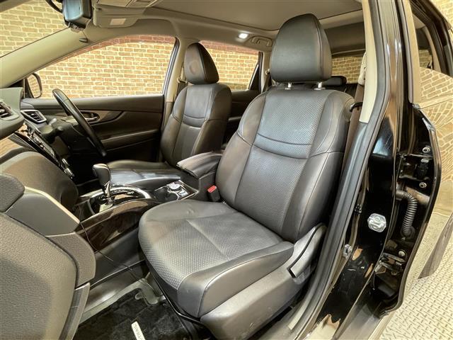 エクストレイル ２０Ｘ　ＨＶブラクＸトリマＸエマジェンシーブレーキＰ　４ＷＤ／パノラミックガラスルーフ／アラウンドビューモニター／ヒルディセントコントロール／エマージェンシーブレーキ／車線逸脱警報／後側方車両接近警報機能／進入禁止警報／前後ソナー（26枚目）