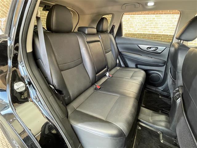 エクストレイル ２０Ｘ　ＨＶブラクＸトリマＸエマジェンシーブレーキＰ　４ＷＤ／パノラミックガラスルーフ／アラウンドビューモニター／ヒルディセントコントロール／エマージェンシーブレーキ／車線逸脱警報／後側方車両接近警報機能／進入禁止警報／前後ソナー（27枚目）