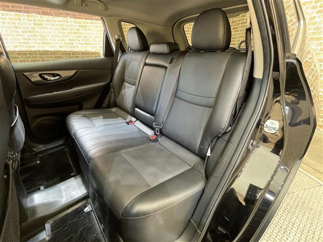 エクストレイル ２０Ｘ　ＨＶブラクＸトリマＸエマジェンシーブレーキＰ　４ＷＤ／パノラミックガラスルーフ／アラウンドビューモニター／ヒルディセントコントロール／エマージェンシーブレーキ／車線逸脱警報／後側方車両接近警報機能／進入禁止警報／前後ソナー（28枚目）