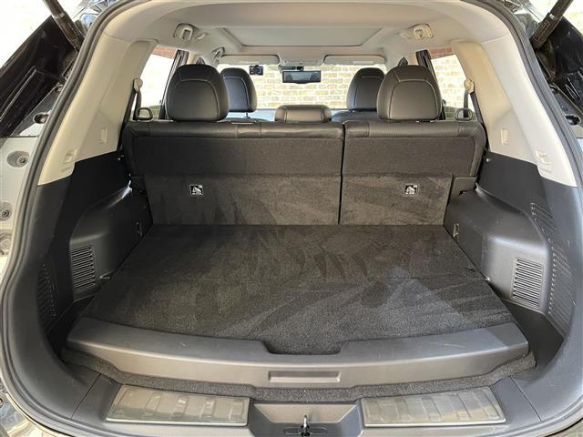 エクストレイル ２０Ｘ　ＨＶブラクＸトリマＸエマジェンシーブレーキＰ　４ＷＤ／パノラミックガラスルーフ／アラウンドビューモニター／ヒルディセントコントロール／エマージェンシーブレーキ／車線逸脱警報／後側方車両接近警報機能／進入禁止警報／前後ソナー（29枚目）