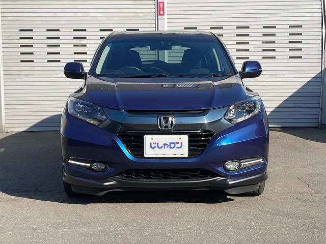 ヴェゼル ハイブリッドＸ　４ＷＤ／寒冷地仕様／シティーブレーキアクティブシステム／リアクティブフォースペダル／クルーズコントロール／社外８インチナビ／フルセグ／ＢＴ／ＣＤ／ＤＶＤ／バックカメラ／パドルシフト（2枚目）