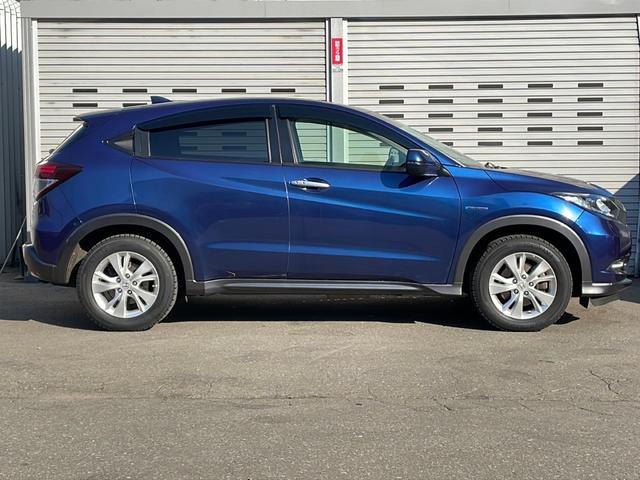 ヴェゼル ハイブリッドＸ　４ＷＤ／寒冷地仕様／シティーブレーキアクティブシステム／リアクティブフォースペダル／クルーズコントロール／社外８インチナビ／フルセグ／ＢＴ／ＣＤ／ＤＶＤ／バックカメラ／パドルシフト（4枚目）