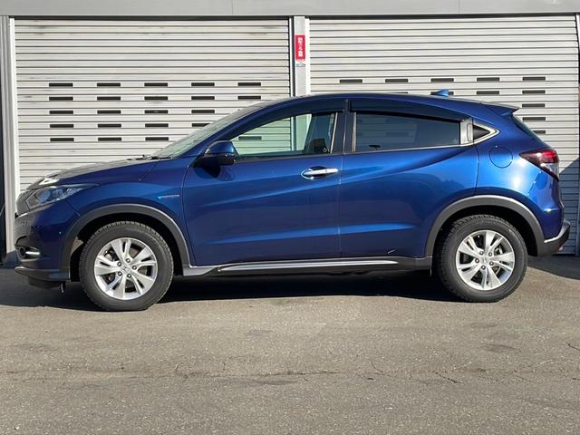 ヴェゼル ハイブリッドＸ　４ＷＤ／寒冷地仕様／シティーブレーキアクティブシステム／リアクティブフォースペダル／クルーズコントロール／社外８インチナビ／フルセグ／ＢＴ／ＣＤ／ＤＶＤ／バックカメラ／パドルシフト（5枚目）