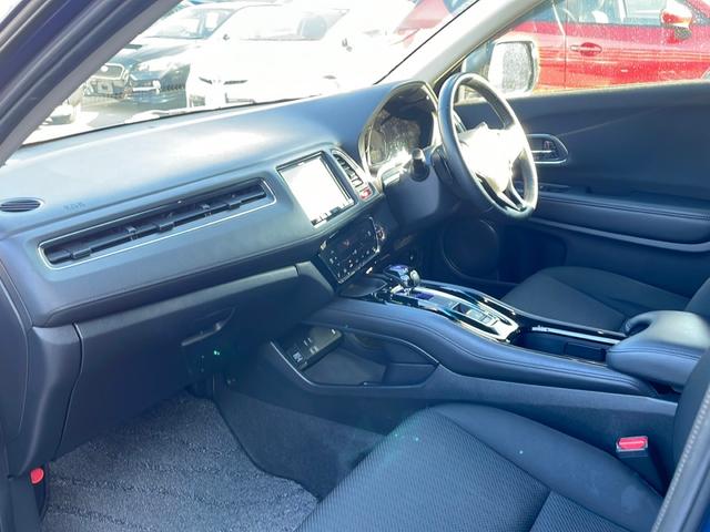 ヴェゼル ハイブリッドＸ　４ＷＤ／寒冷地仕様／シティーブレーキアクティブシステム／リアクティブフォースペダル／クルーズコントロール／社外８インチナビ／フルセグ／ＢＴ／ＣＤ／ＤＶＤ／バックカメラ／パドルシフト（26枚目）