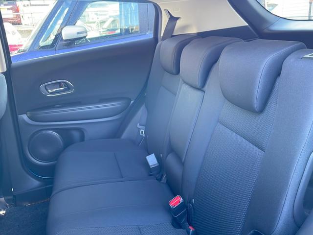 ヴェゼル ハイブリッドＸ　４ＷＤ／寒冷地仕様／シティーブレーキアクティブシステム／リアクティブフォースペダル／クルーズコントロール／社外８インチナビ／フルセグ／ＢＴ／ＣＤ／ＤＶＤ／バックカメラ／パドルシフト（31枚目）