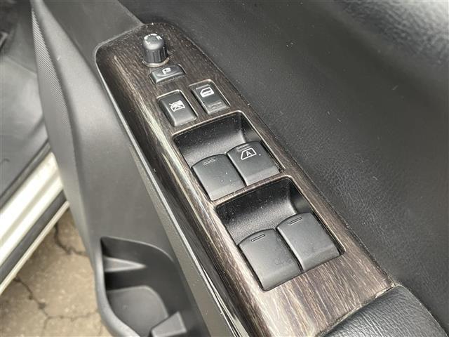 エルグランド 250ハイウェイスター 純正ナビ・TV 全周囲モニター パワースライドドア(20枚目)