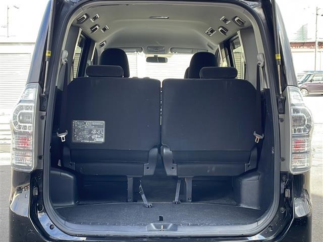 ヴォクシー Ｘ　Ｌエディション　４ＷＤ／禁煙車／寒冷地仕様／社外ナビ／ＢＴ／ＣＤ／ＤＶＤ／ＡＵＸ／ＳＤ／フルセグ／片側パワースライドドア／ステアリングスイッチ／オートエアコン／パワーウィンドウ／フロントデアイサー（18枚目）