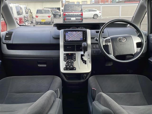 ヴォクシー Ｘ　Ｌエディション　４ＷＤ／禁煙車／寒冷地仕様／社外ナビ／ＢＴ／ＣＤ／ＤＶＤ／ＡＵＸ／ＳＤ／フルセグ／片側パワースライドドア／ステアリングスイッチ／オートエアコン／パワーウィンドウ／フロントデアイサー（42枚目）