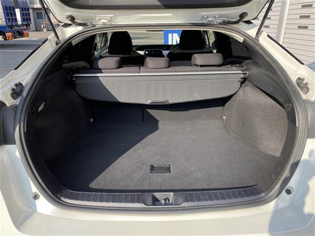 プリウス Ｓ　社外エアロ　純正ナビ・ＴＶ　バックカメラ　ＥＴＣ（8枚目）