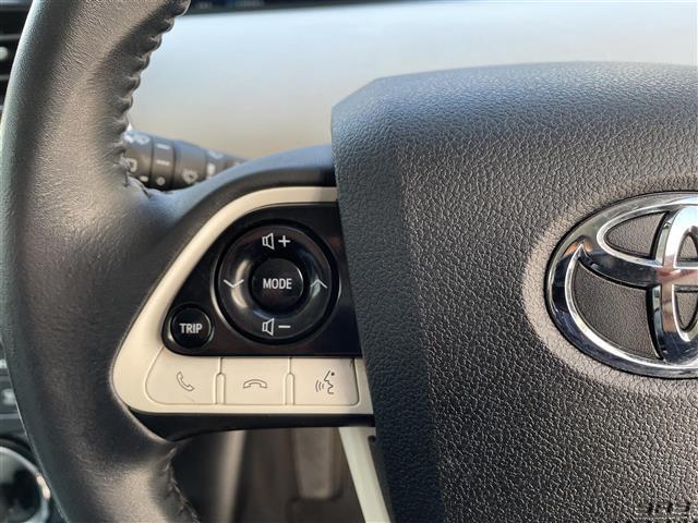 プリウス Ｓ　社外エアロ　純正ナビ・ＴＶ　バックカメラ　ＥＴＣ（15枚目）